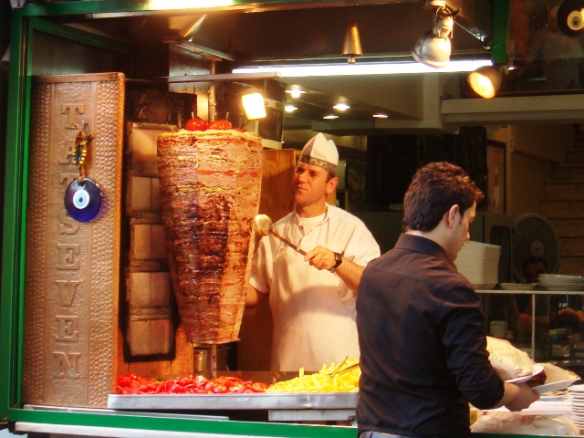 Doner_kebab,_Istanbul,_Turkey